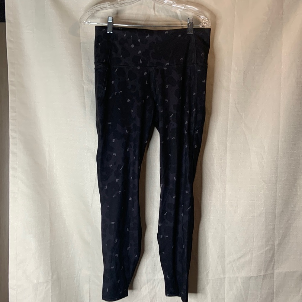 All IN MOTION PREMIUM HIGH-RISE  PRINT JACQUARD LEGGINGS- LARGE Mesh Calf’s